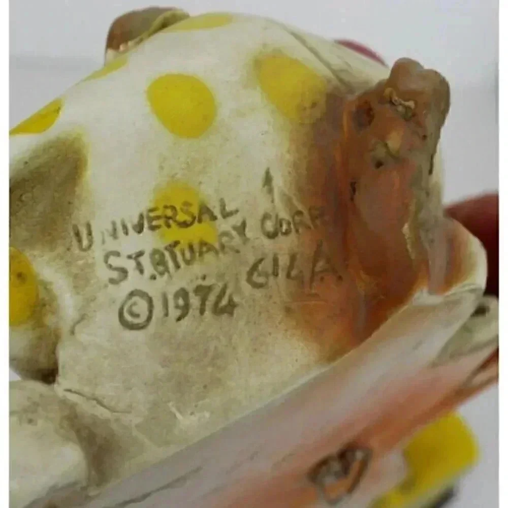 1974 UNIVERSAL STATUARY CORP 